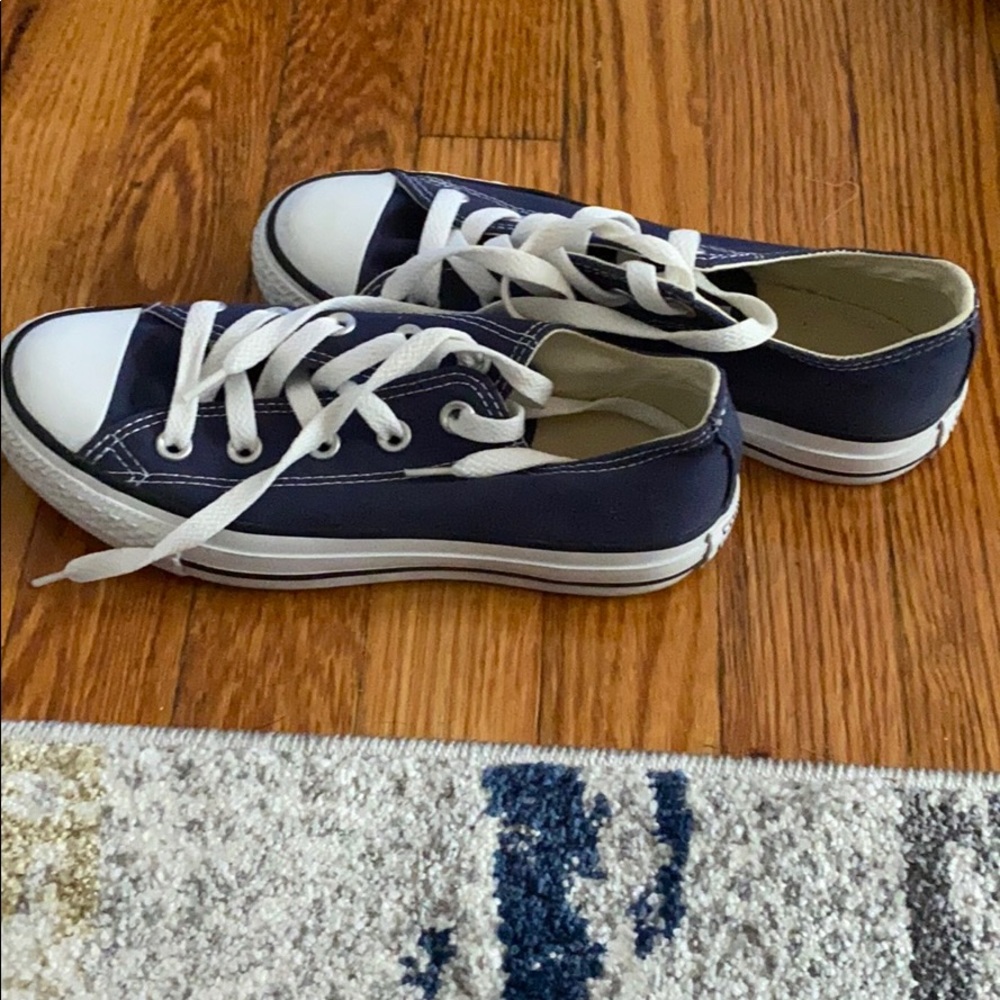 low top blue converse.